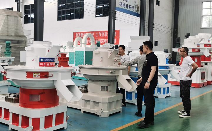 木屑制粒機(jī).jpg 木屑制粒機(jī).jpg